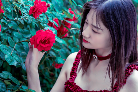 环卫工翻8吨垃圾找回儿童手表，大同最新回应，多个细节披露→